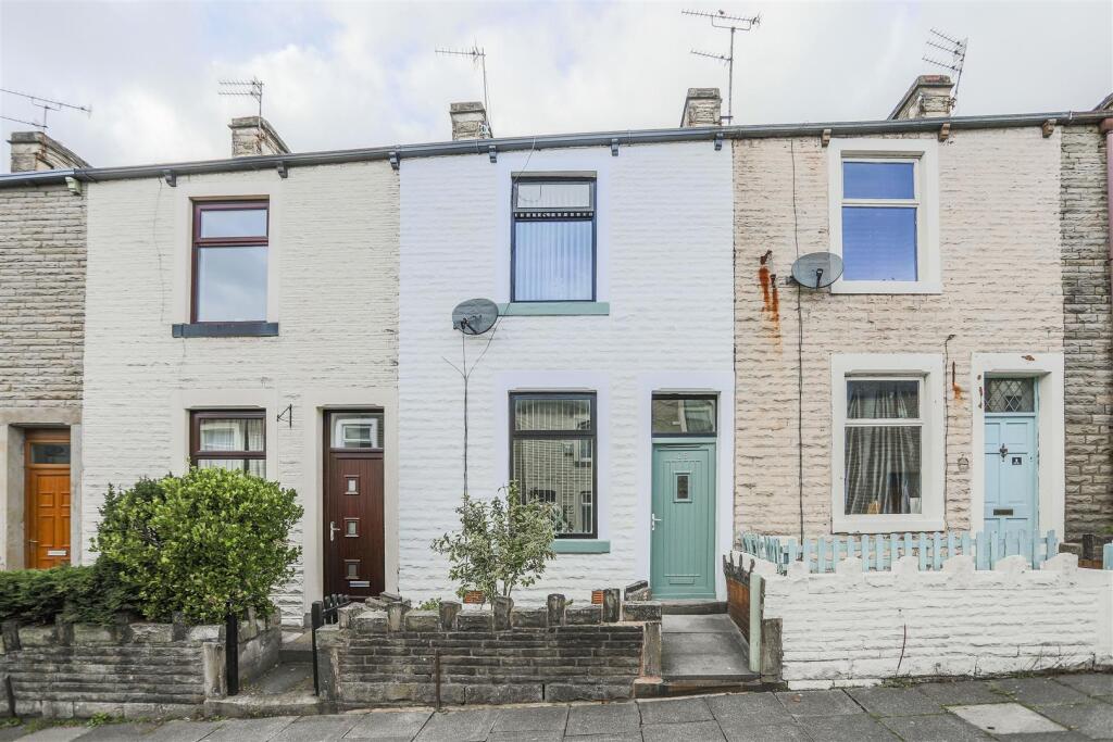 2 bed Mid Terraced House for rent in Burnley. From Keenans Estate Agents - Burnley