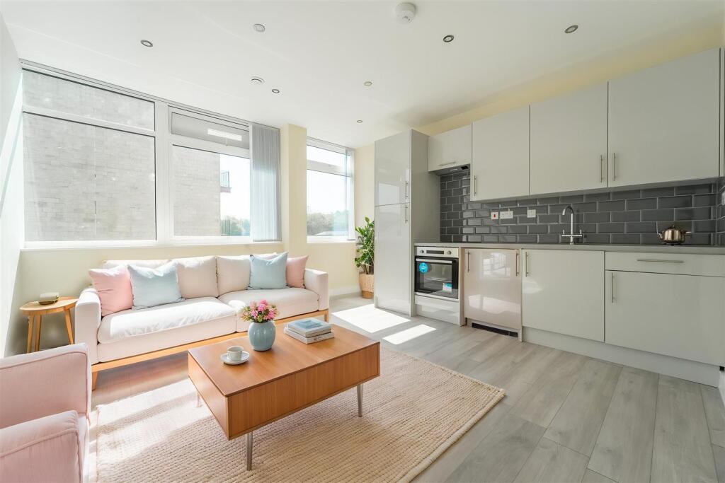 2 bed 1st Floor Flat for rent in Burnley. From Keenans Estate Agents - Burnley