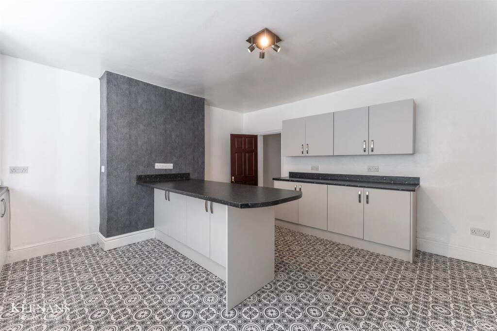 5 bed Mid Terraced House for rent in Bacup. From Keenans Estate Agents - Burnley