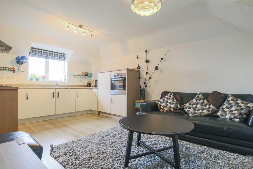 2 bed Apartment for rent in Clitheroe. From Keenans Estate Agents - Burnley 2 bed Apartment for rent in Clitheroe. From Keenans Estate Agents - Burnley