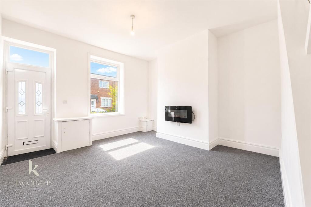 2 bed Mid Terraced House for rent in Bury. From Keenans Estate Agents - Burnley 2 bed Mid Terraced House for rent in Bury. From Keenans Estate Agents - Burnley