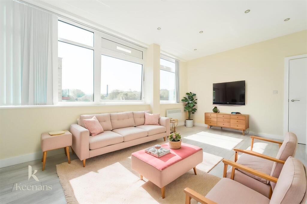 2 bed 1st Floor Flat for rent in Burnley. From Keenans Estate Agents - Burnley