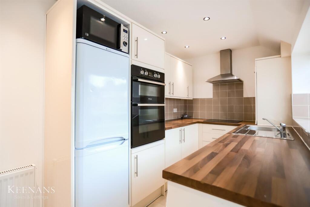 3 bed Mid Terraced House for rent in Clitheroe. From Keenans Estate Agents - Burnley