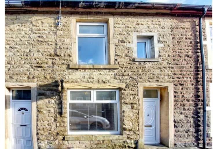 3 bed Mid Terraced House for rent in Haslingden. From Keenans Estate Agents - Burnley