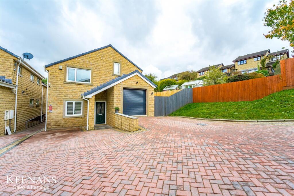 4 bed Detached for rent in Barnoldswick. From Keenans Estate Agents - Burnley