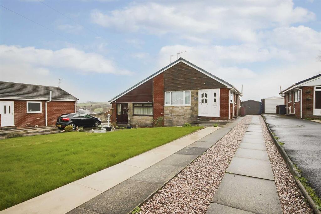 2 bed Semi-detached bungalow for rent in Blackburn. From Keenans Estate Agents - Burnley 2 bed Semi-detached bungalow for rent in Blackburn. From Keenans Estate Agents - Burnley