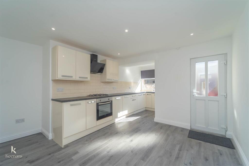 2 bed Mid Terraced House for rent in Darwen. From Keenans Estate Agents - Burnley 2 bed Mid Terraced House for rent in Darwen. From Keenans Estate Agents - Burnley