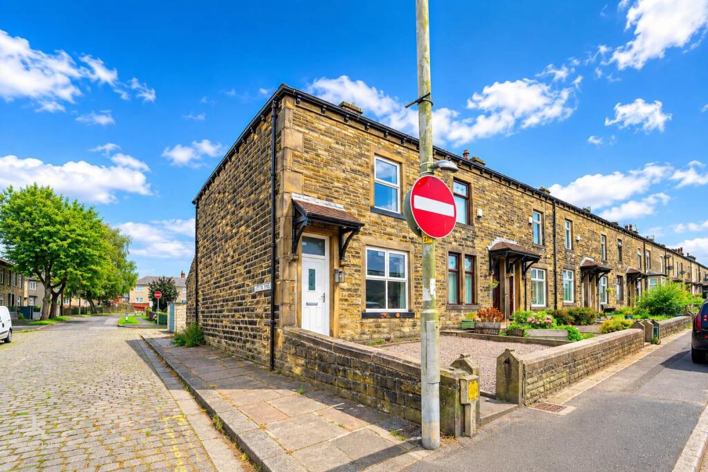 2 bed End of Terrace for rent in Colne. From Keenans Estate Agents - Burnley
