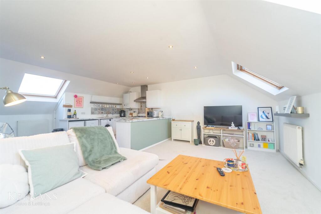 2 bed Apartment for rent in Bury. From Keenans Estate Agents - Swinton 2 bed Apartment for rent in Bury. From Keenans Estate Agents - Swinton