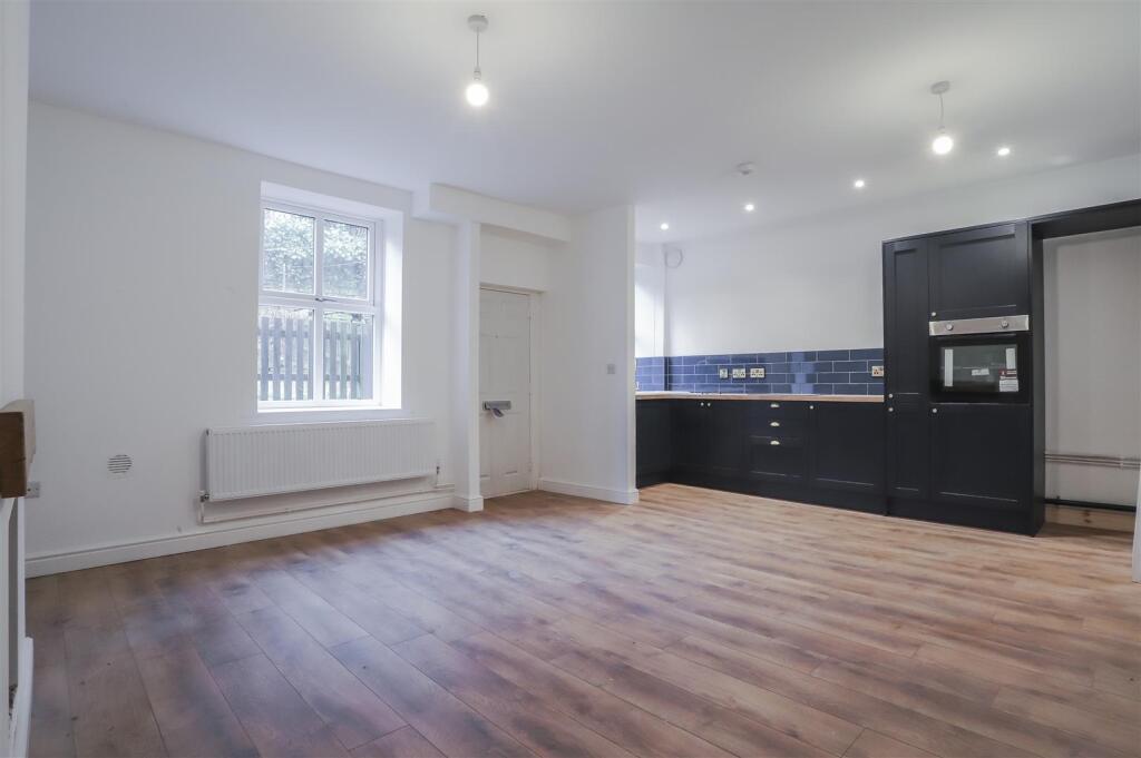 2 bed End of Terrace for rent in Rawtenstall. From Keenans Estate Agents - Swinton