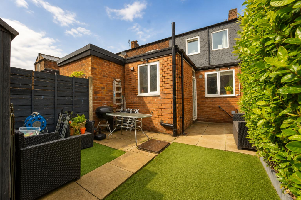 3 bed Mid Terraced House for rent in Manchester. From Keenans Estate Agents - Swinton 3 bed Mid Terraced House for rent in Manchester. From Keenans Estate Agents - Swinton