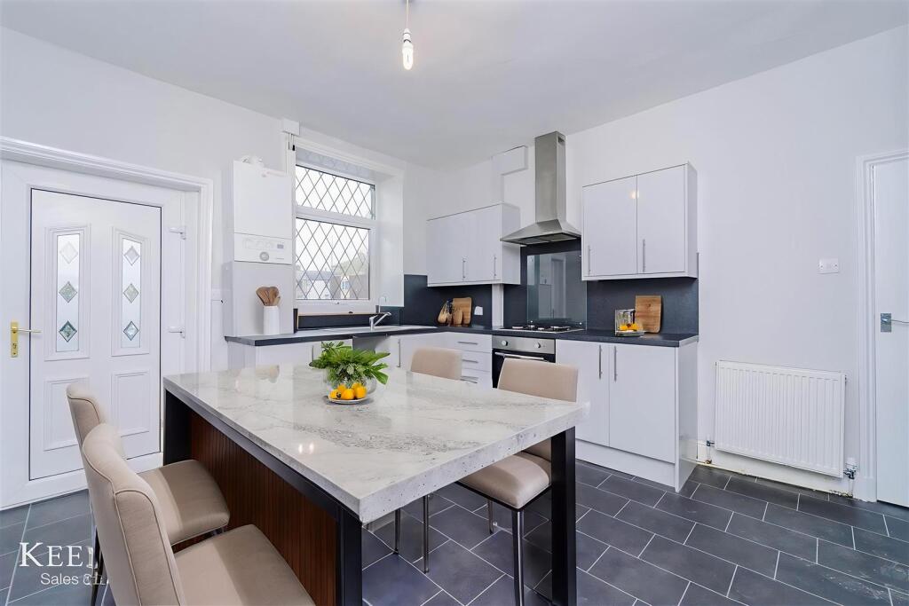 2 bed End of Terrace for rent in Rawtenstall. From Keenans Estate Agents - Swinton 2 bed End of Terrace for rent in Rawtenstall. From Keenans Estate Agents - Swinton