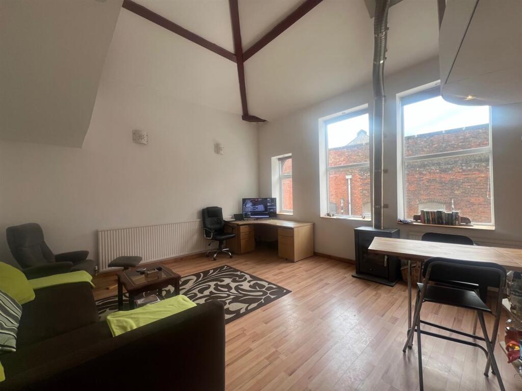 1 bed Duplex for rent in Heywood. From Keenans Estate Agents - Swinton 1 bed Duplex for rent in Heywood. From Keenans Estate Agents - Swinton