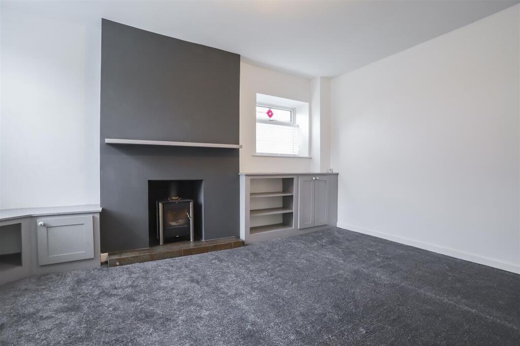 2 bed End of Terrace for rent in Rawtenstall. From Keenans Estate Agents - Swinton
