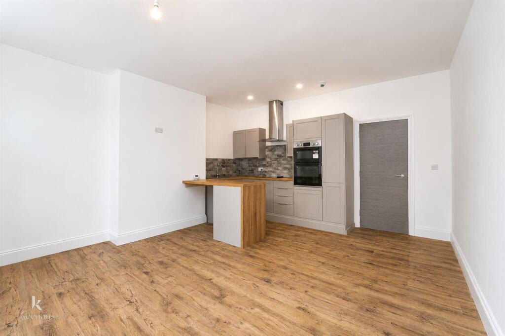 3 bed Apartment for rent in Haslingden. From Keenans Estate Agents - Swinton
