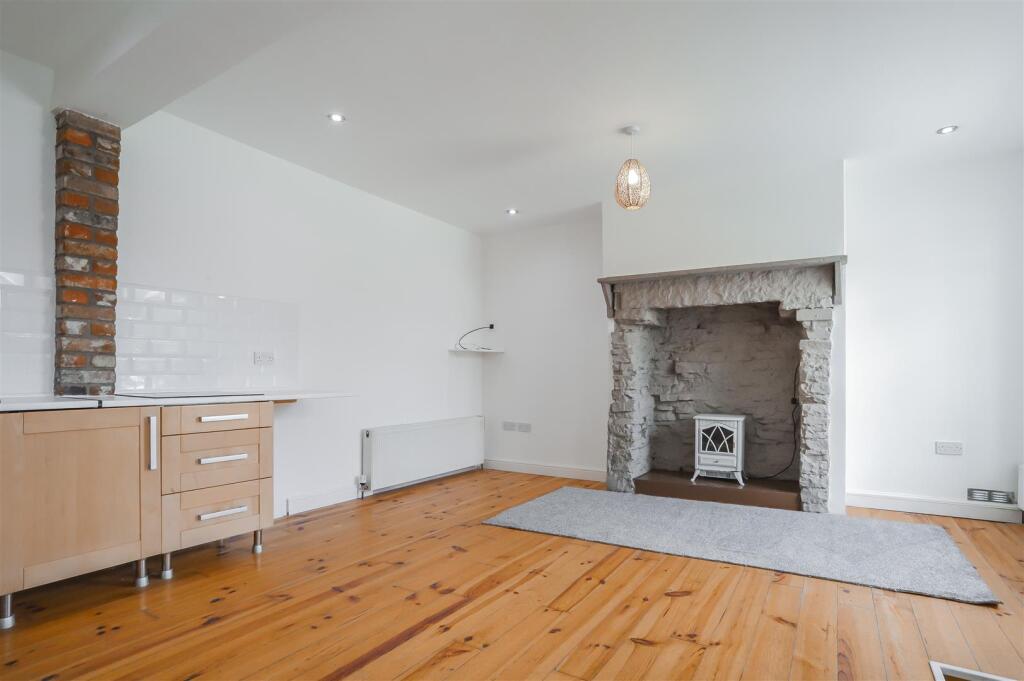 2 bed Detached for rent in Bacup. From Keenans Estate Agents - Swinton 2 bed Detached for rent in Bacup. From Keenans Estate Agents - Swinton