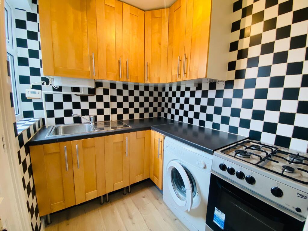 3 bed Mid Terraced House for rent in Dungworth. From Kelham Square - Sheffield