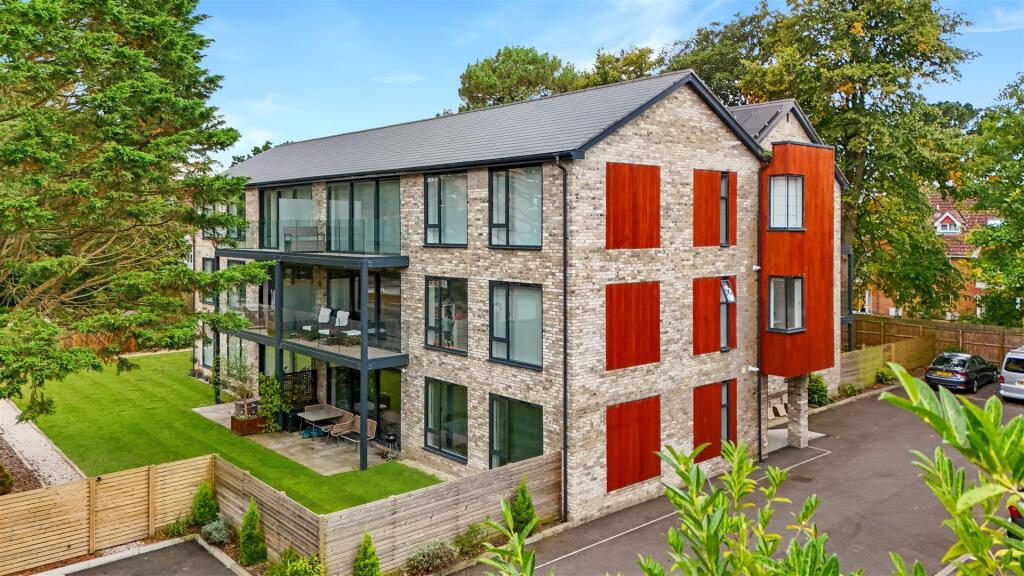 3 bed Apartment for rent in Bournemouth. From Key Drummond - Poole