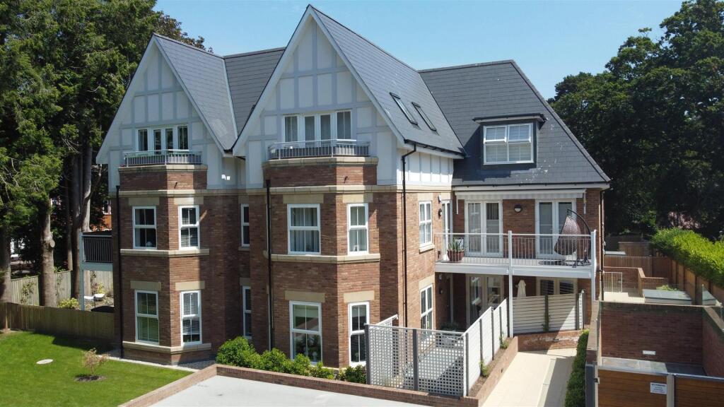 2 bed Apartment for rent in Bournemouth. From Key Drummond - Poole
