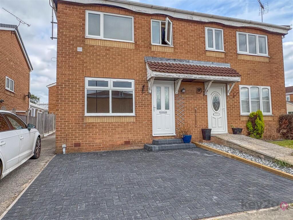 1 bed 1st Floor Flat for rent in Swallownest. From Key2go Estate & Letting Agents Ltd - Sheffield
