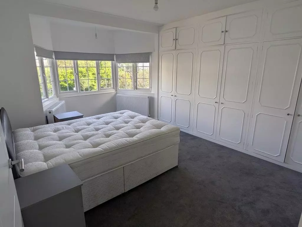 3 bed Detached for rent in Hendon. From Majestic Properties and Estates Ltd