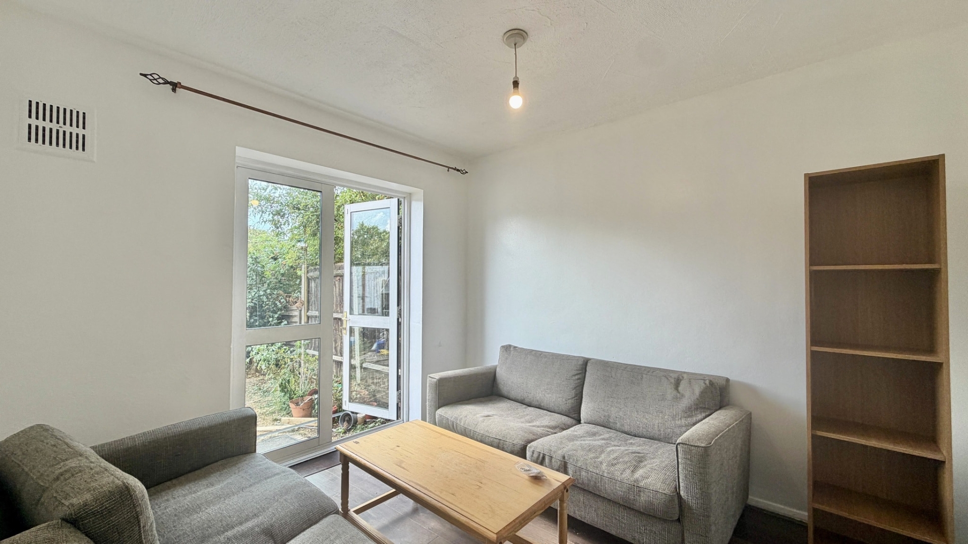 2 bed 1st Floor Flat for rent in Northolt. From Majestic Properties and Estates Ltd
