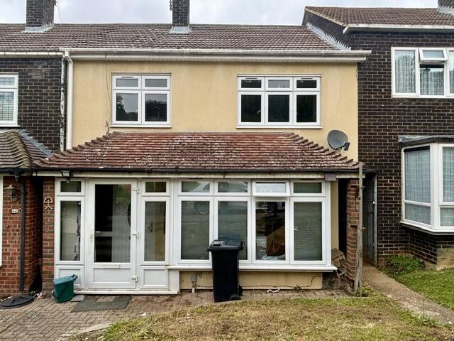3 bed Mid Terraced House for rent in Basildon. From KINGSWOOD - Basildon 3 bed Mid Terraced House for rent in Basildon. From KINGSWOOD - Basildon
