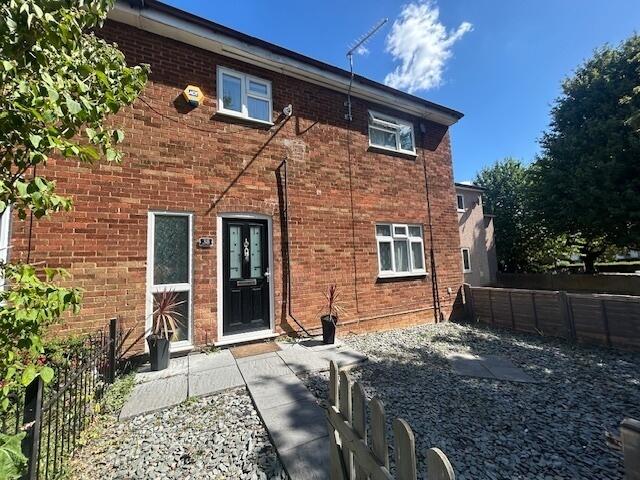 3 bed End of Terrace for rent in Basildon. From KINGSWOOD - Basildon