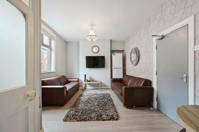 6 bed End of Terrace for rent in Lower Penwortham. From Kingswood - Fulwood