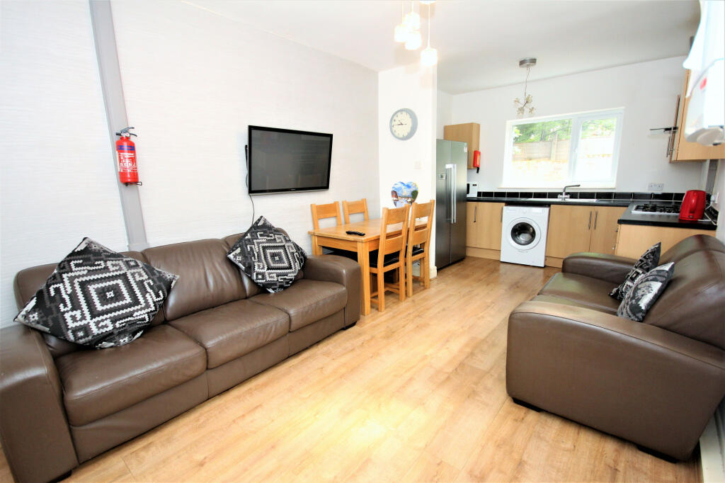 4 bed Mid Terraced House for rent in Preston. From Kingswood - Fulwood
