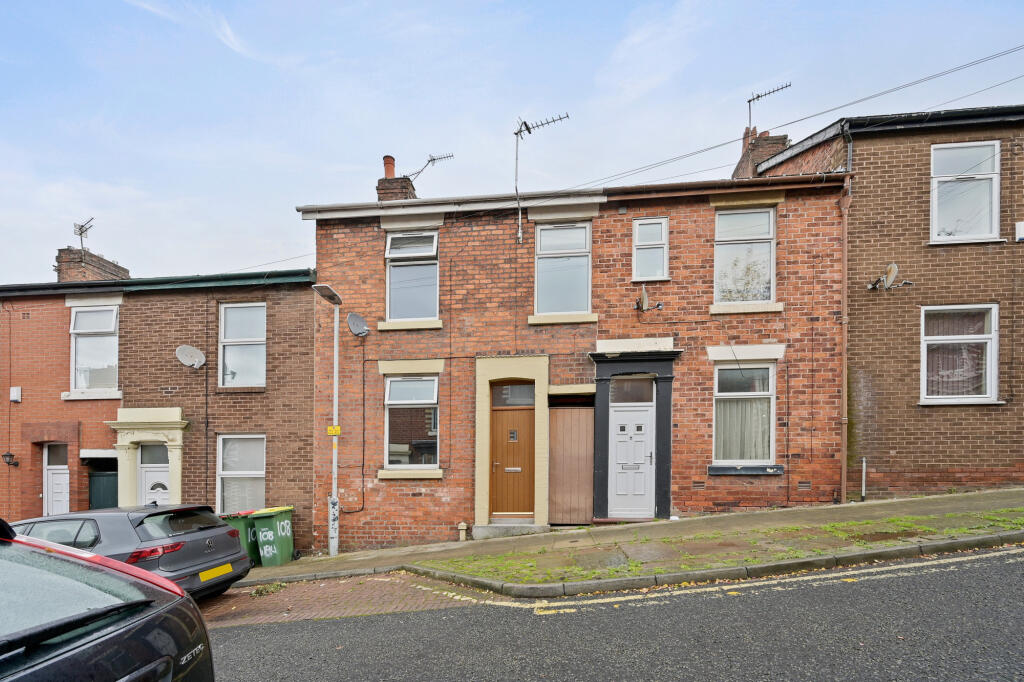 3 bed Mid Terraced House for rent in Preston. From Kingswood - Fulwood