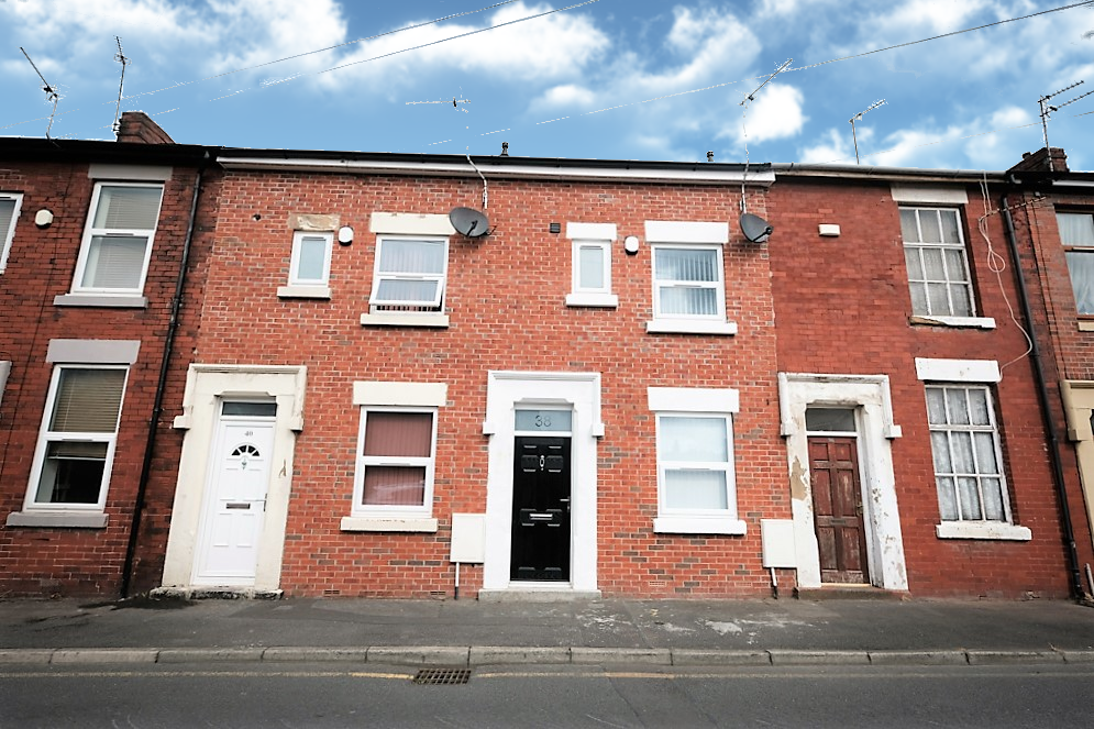 4 bed Mid Terraced House for rent in Preston. From Kingswood - Fulwood