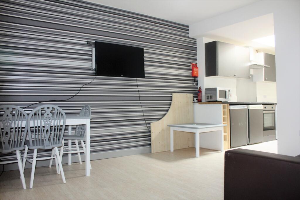 2 bed Apartment for rent in Lower Penwortham. From Kingswood - Fulwood