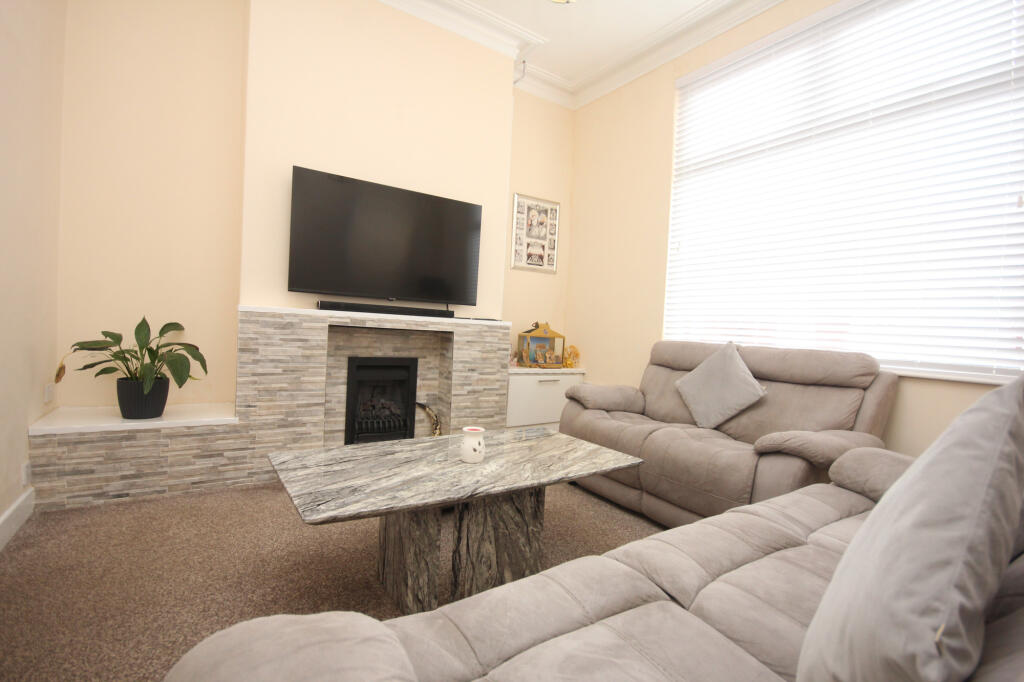 3 bed Mid Terraced House for rent in Preston. From Kingswood - Fulwood