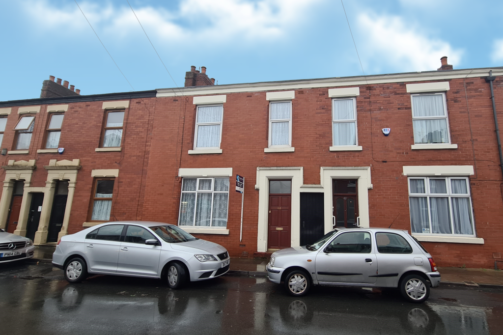 3 bed Mid Terraced House for rent in Preston. From Kingswood - Fulwood 3 bed Mid Terraced House for rent in Preston. From Kingswood - Fulwood
