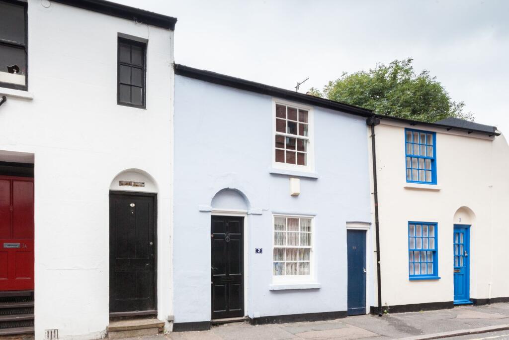 1 bed Mid Terraced House for rent in Brighton and Hove. From Knight & Knoxley - Brighton
