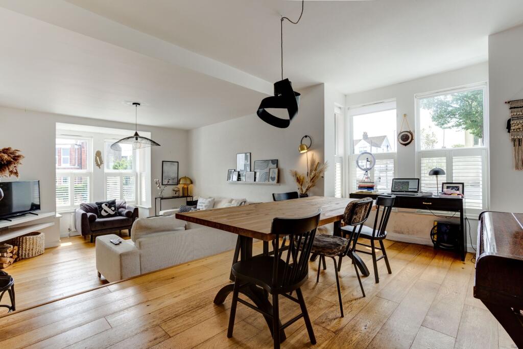 3 bed Semi Detached for rent in Brighton and Hove. From Knight & Knoxley - Brighton 3 bed Semi Detached for rent in Brighton and Hove. From Knight & Knoxley - Brighton