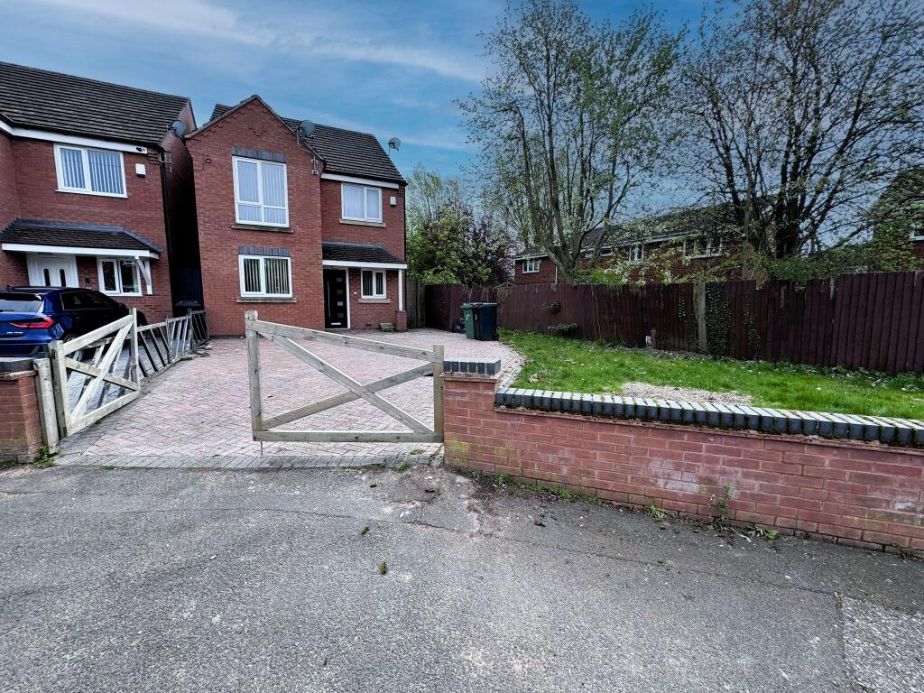 4 bed Detached for rent in Bilston. From L & S Prestige Estates - Willenhall