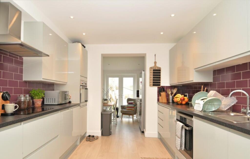 6 bed Detached for rent in Bristol. From Kendall Harper - Bishopston 6 bed Detached for rent in Bristol. From Kendall Harper - Bishopston