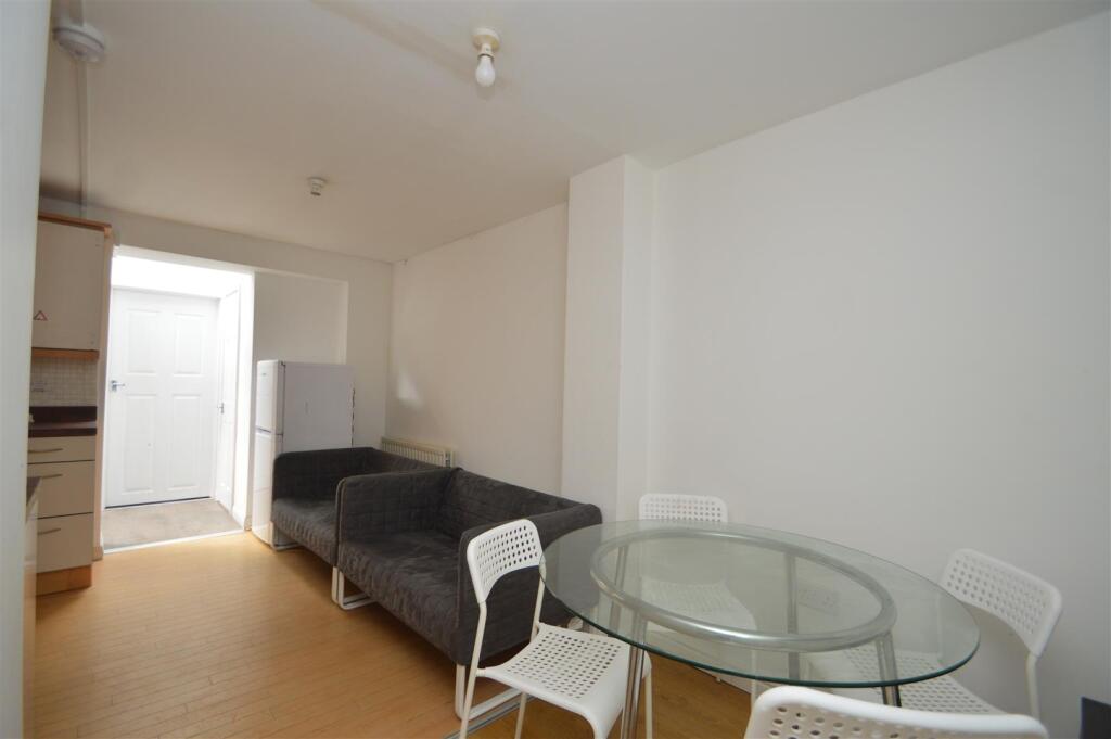 5 bed Detached for rent in Filton. From Kendall Harper - Bishopston