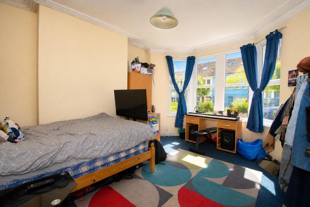 5 bed Mid Terraced House for rent in Bristol. From Kendall Harper - Bishopston