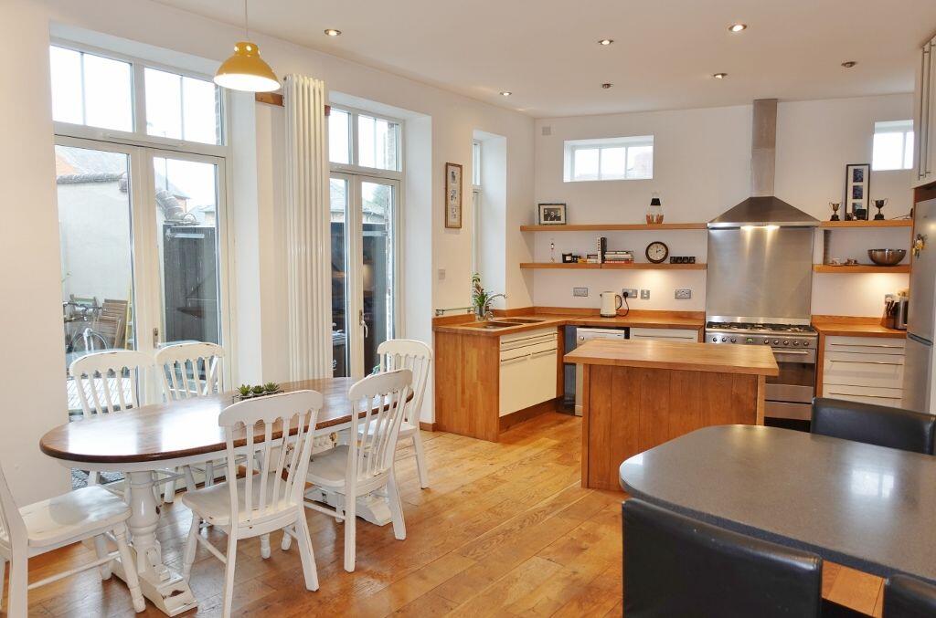 4 bed Semi Detached for rent in Newmarket. From Lemontree Properties - Newmarket