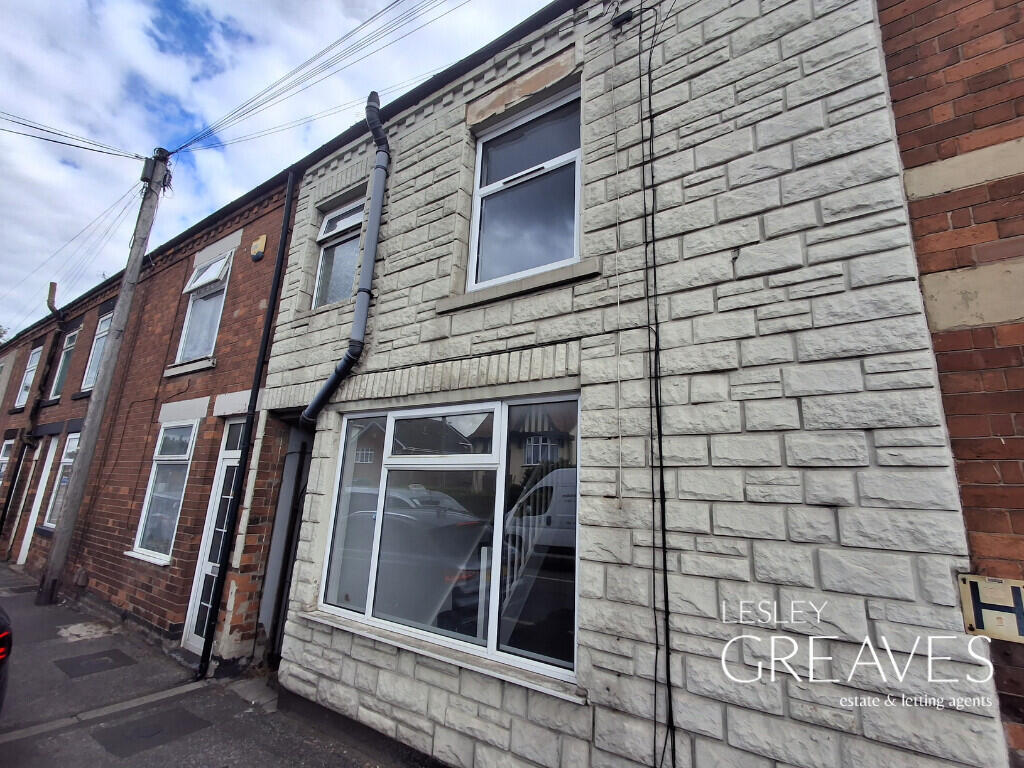 3 bed Mid Terraced House for rent in Sutton in Ashfield. From Lesley Greaves Estate Agents - Nottingham