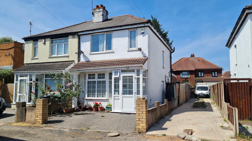 3 bed Semi Detached for rent in West Bromwich. From Lettings by Apex - West Bromwich