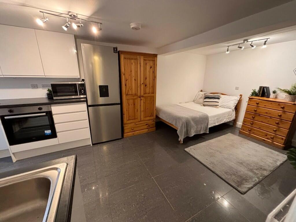 1 bed 1st Floor Flat for rent in Coventry. From Lettuce Property Management - Coventry