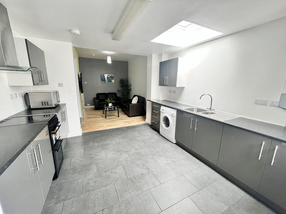 3 bed Mid Terraced House for rent in Coventry. From Lettuce Property Management - Coventry