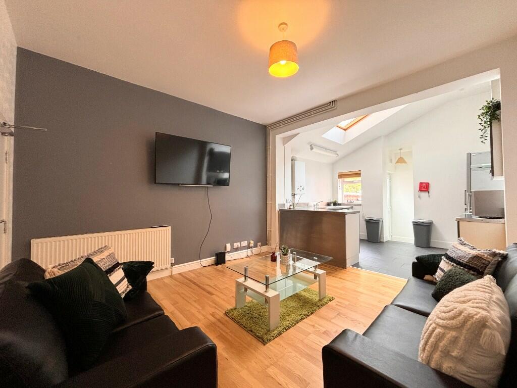 5 bed Mid Terraced House for rent in Coventry. From Lettuce Property Management - Coventry