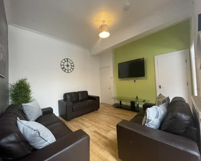 1 bed Mid Terraced House for rent in Coventry. From Lettuce Property Management - Coventry