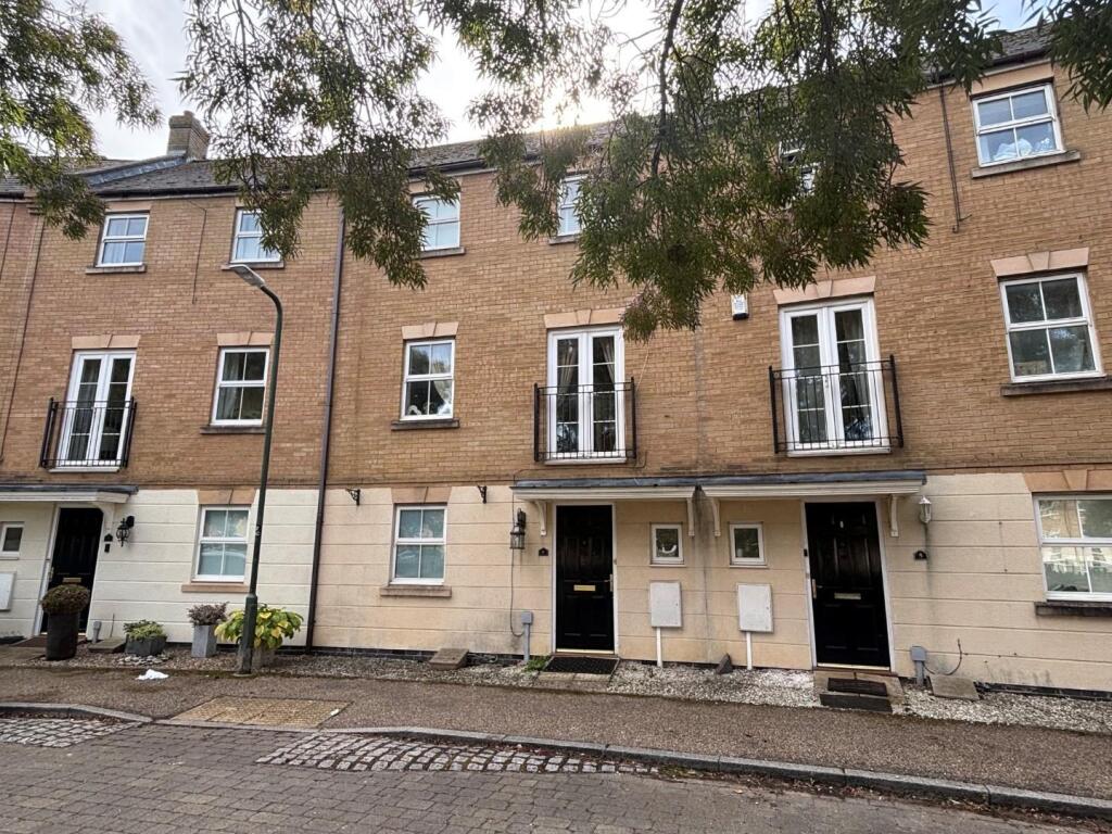 4 bed Mid Terraced House for rent in Whaddon. From Limestone - Milton Keynes