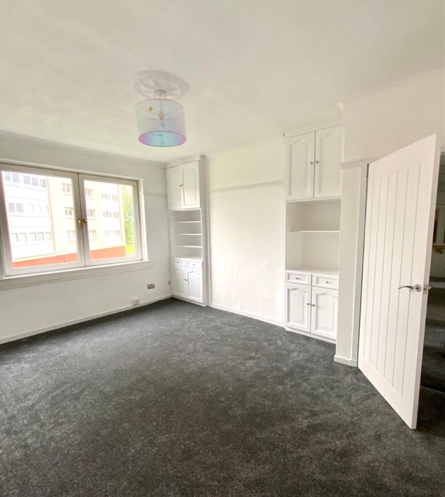 3 bed 1st Floor Flat for rent in Clydebank. From Lind Letting - Bridge of Weir
